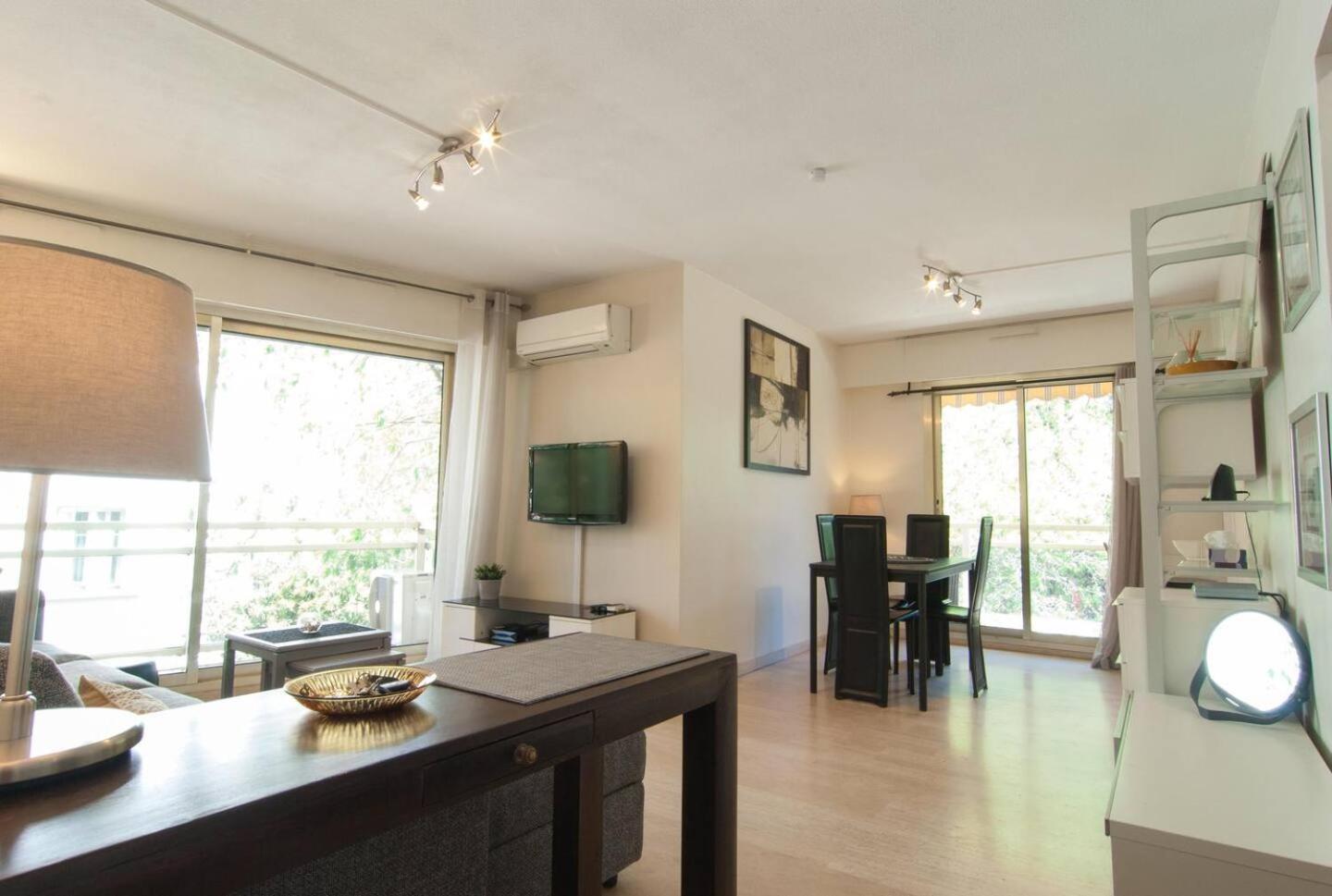 Elegant Apt W/2 Terraces/Mins To Beach & Shops アンティーブ エクステリア 写真