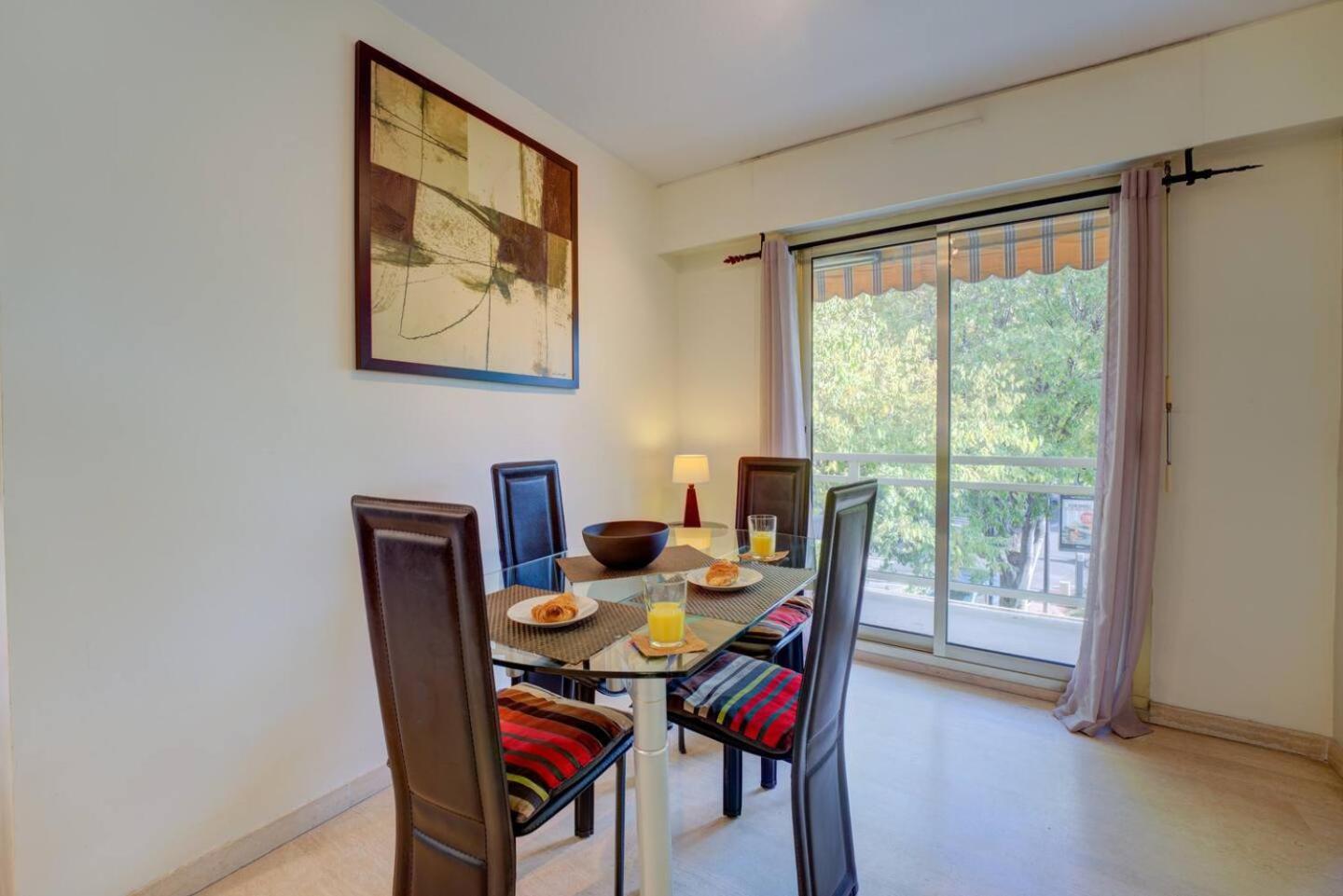 Elegant Apt W/2 Terraces/Mins To Beach & Shops アンティーブ エクステリア 写真