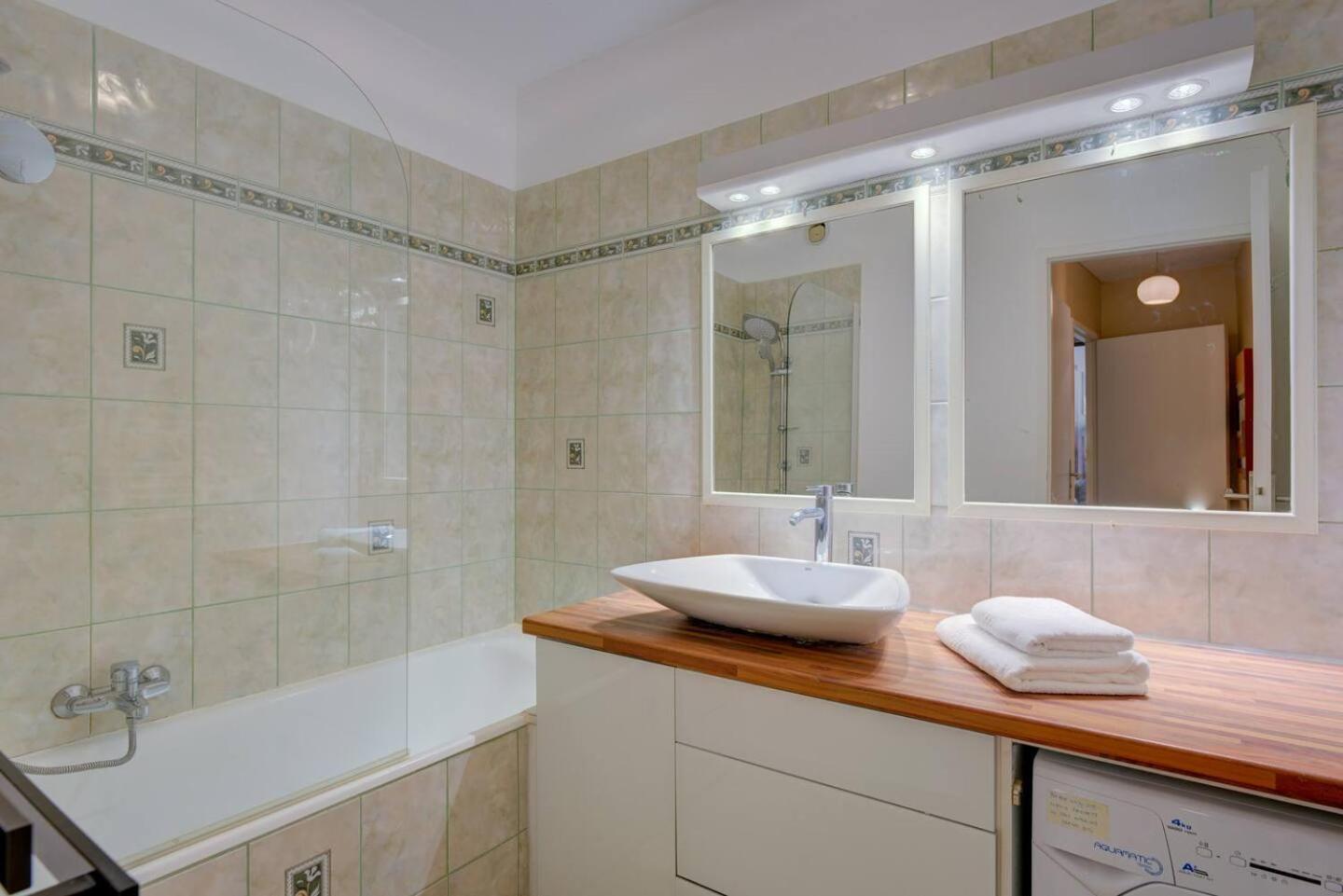 Elegant Apt W/2 Terraces/Mins To Beach & Shops アンティーブ エクステリア 写真