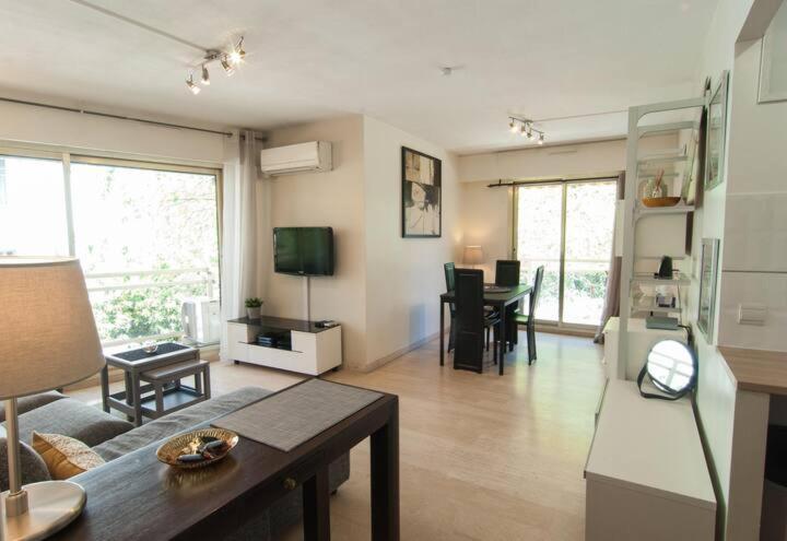 Elegant Apt W/2 Terraces/Mins To Beach & Shops アンティーブ エクステリア 写真