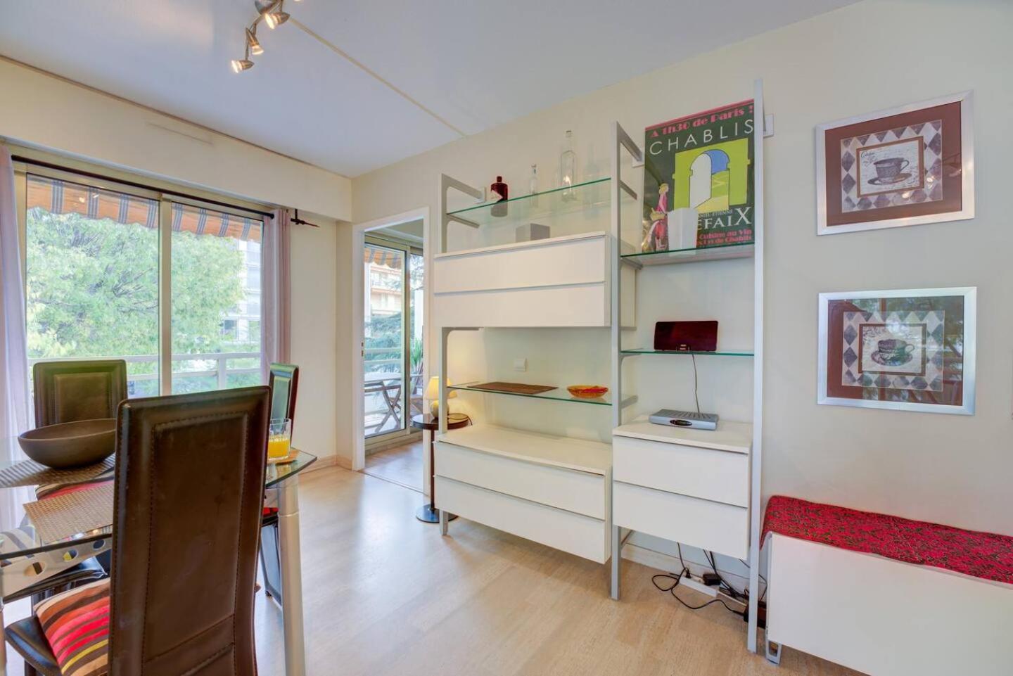 Elegant Apt W/2 Terraces/Mins To Beach & Shops アンティーブ エクステリア 写真